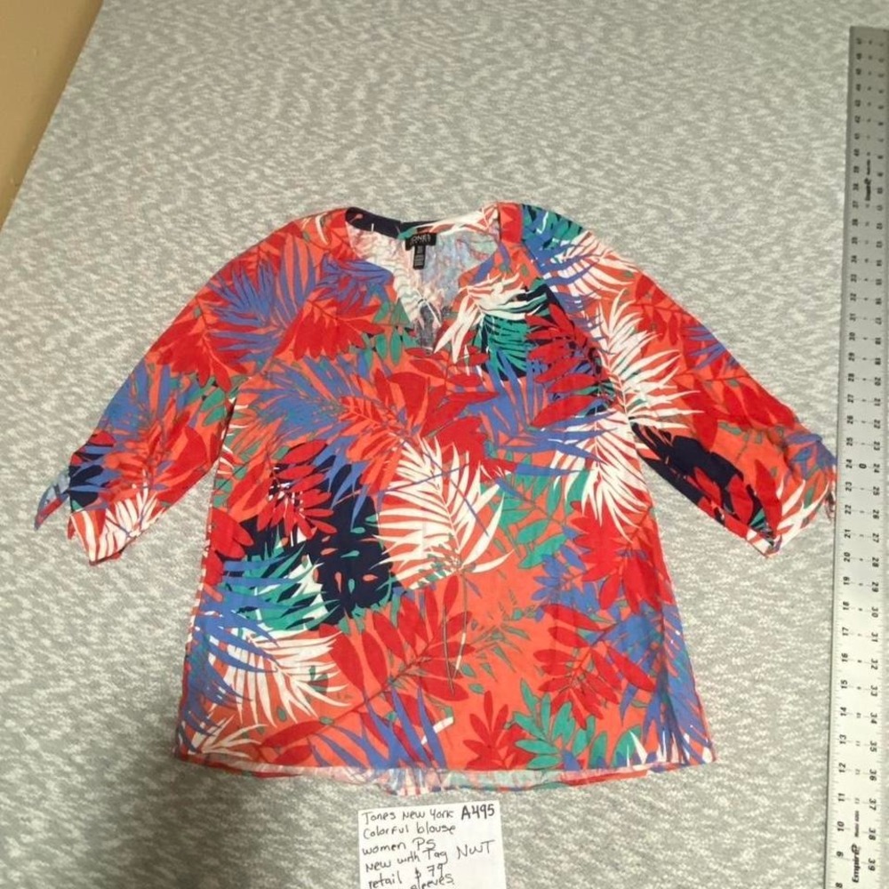 Jones New York multicoloured blouse Size PS. Retail$79 NWT. SKU-A495